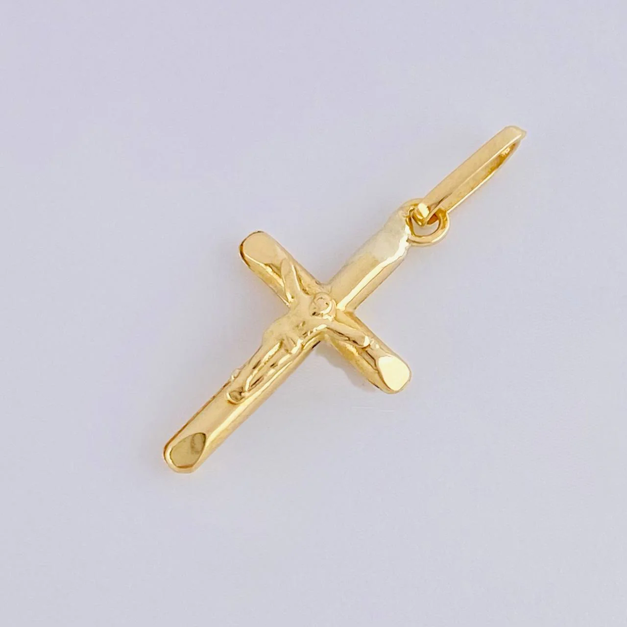 Dije Cruz Cristo Puntas Planas 0.4 g / 2 cm Oro Amarillo 18K - Image 3