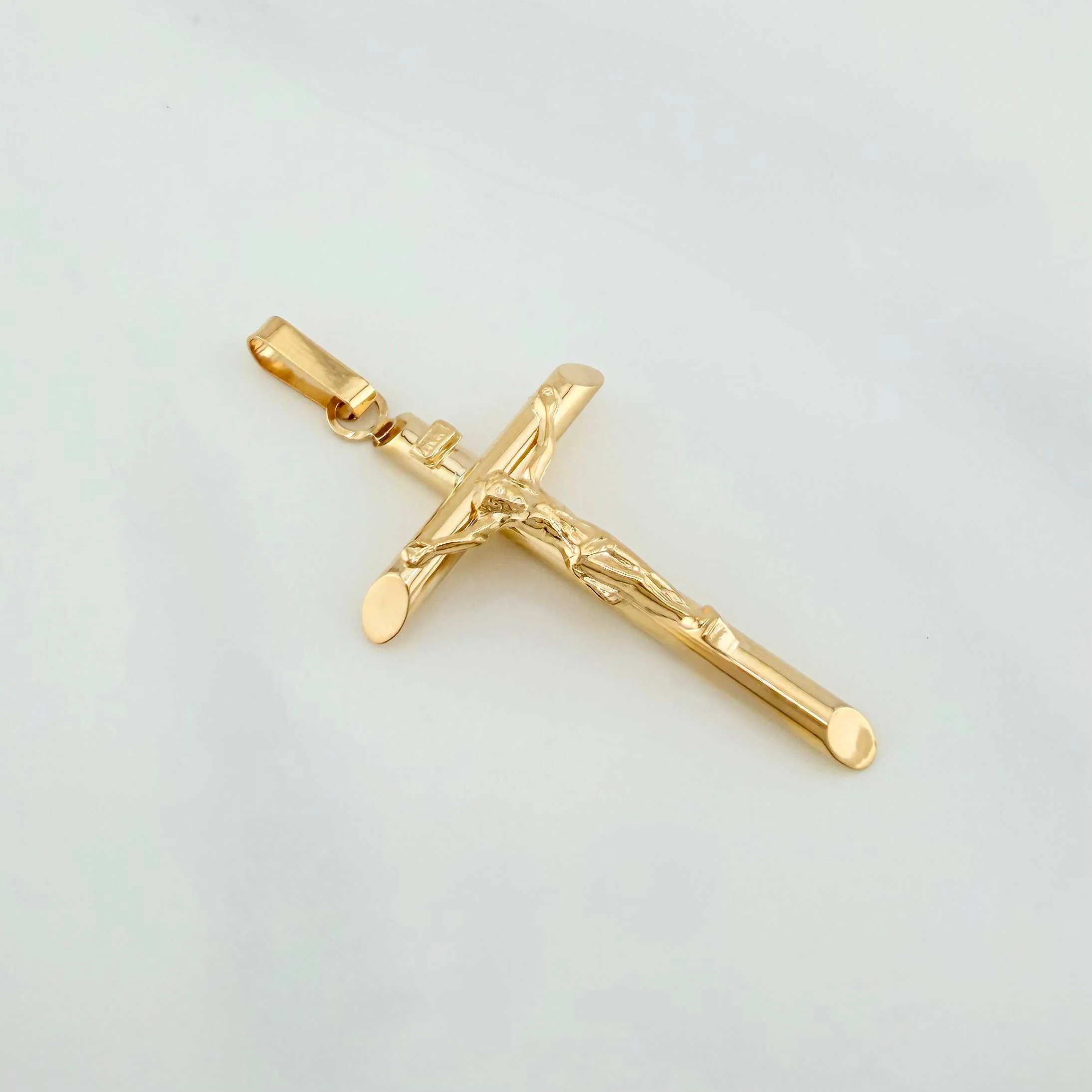 Dije Cruz Cristo Puntas Planas 1.75 g / 4.7 cm Oro Amarillo 18K - Image 2