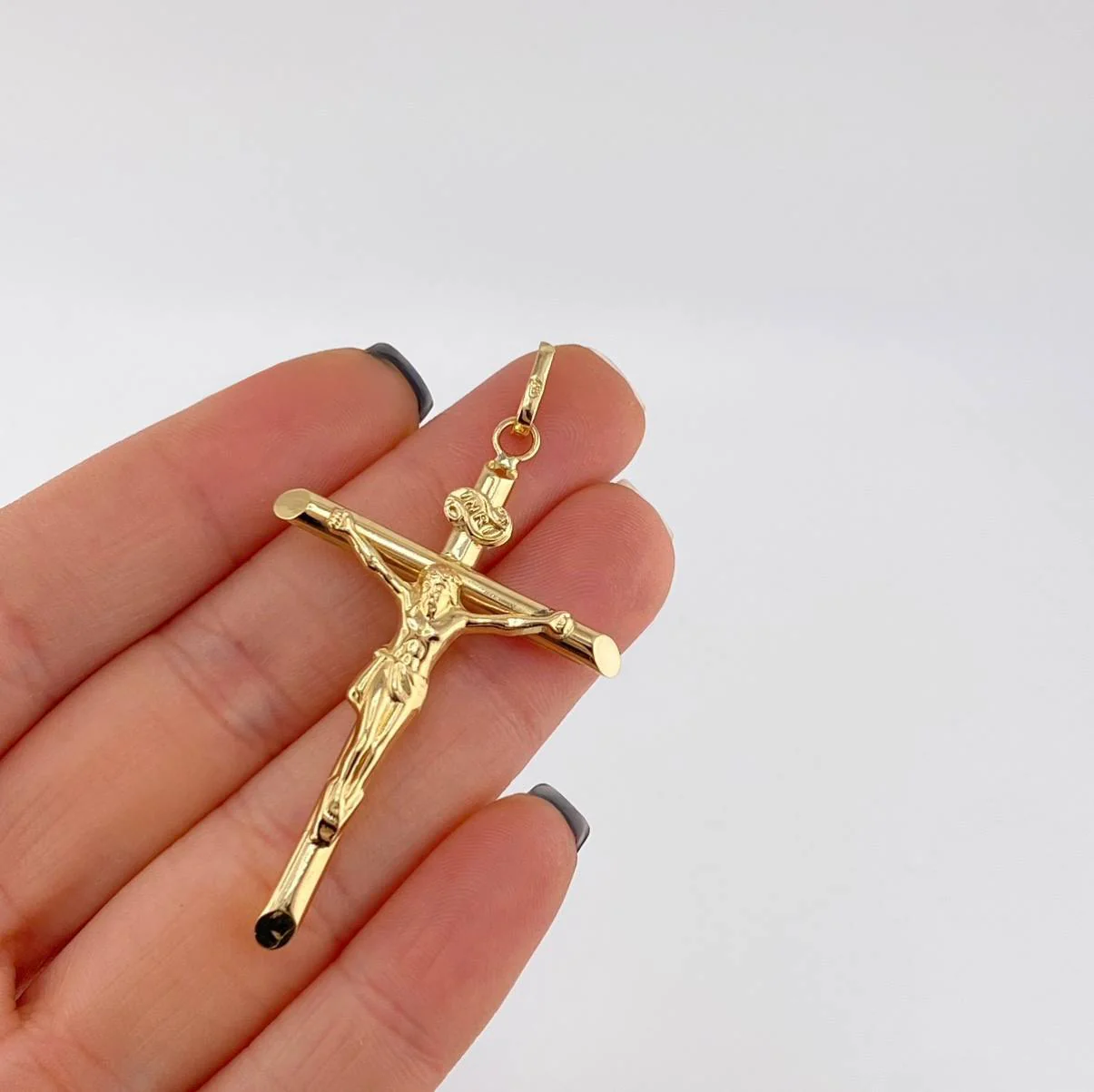 Dije Cruz Cristo Puntas Planas 2 g / 5.1 cm Oro Amarillo 18K - Image 5