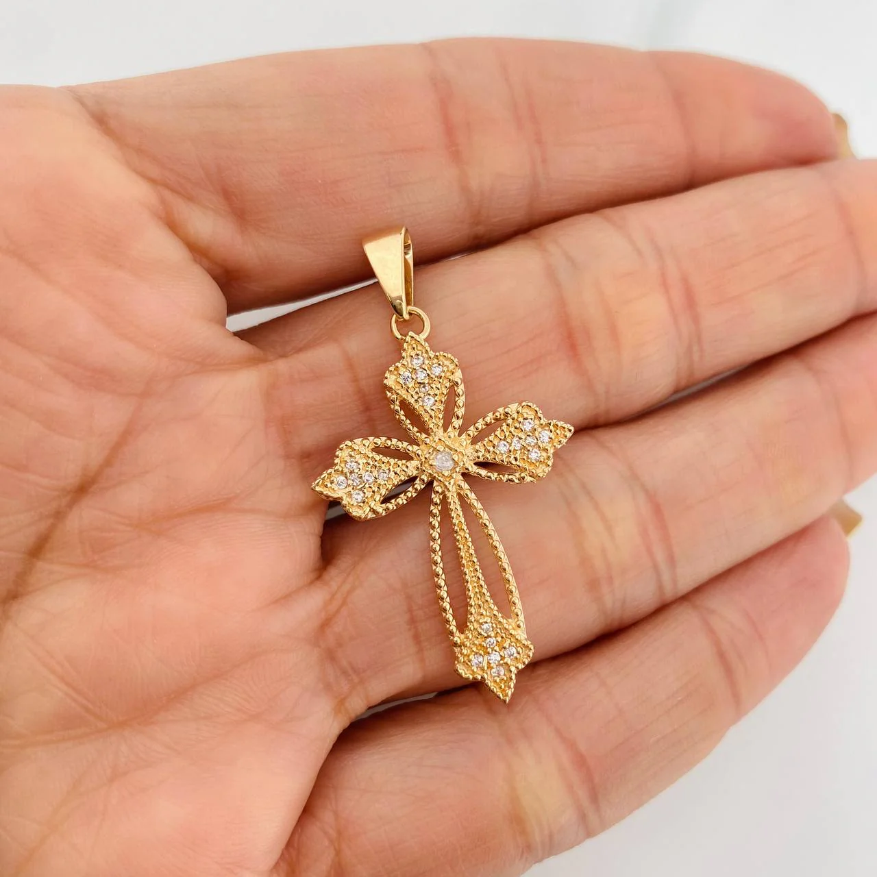 Dije Cruz Floreada 2.95g / 4cm Oro Amarillo 18K - Image 4