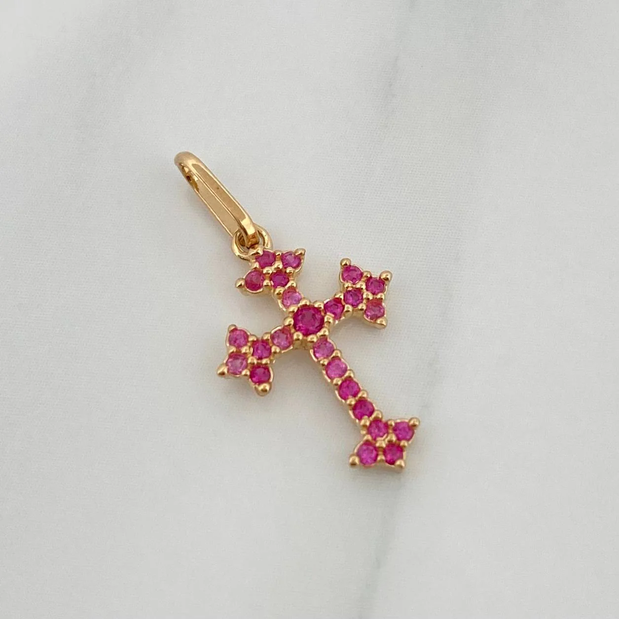 Dije Cruz Gotica 0.6gr / 2cm / Oro Amarillo 18K % - Image 3