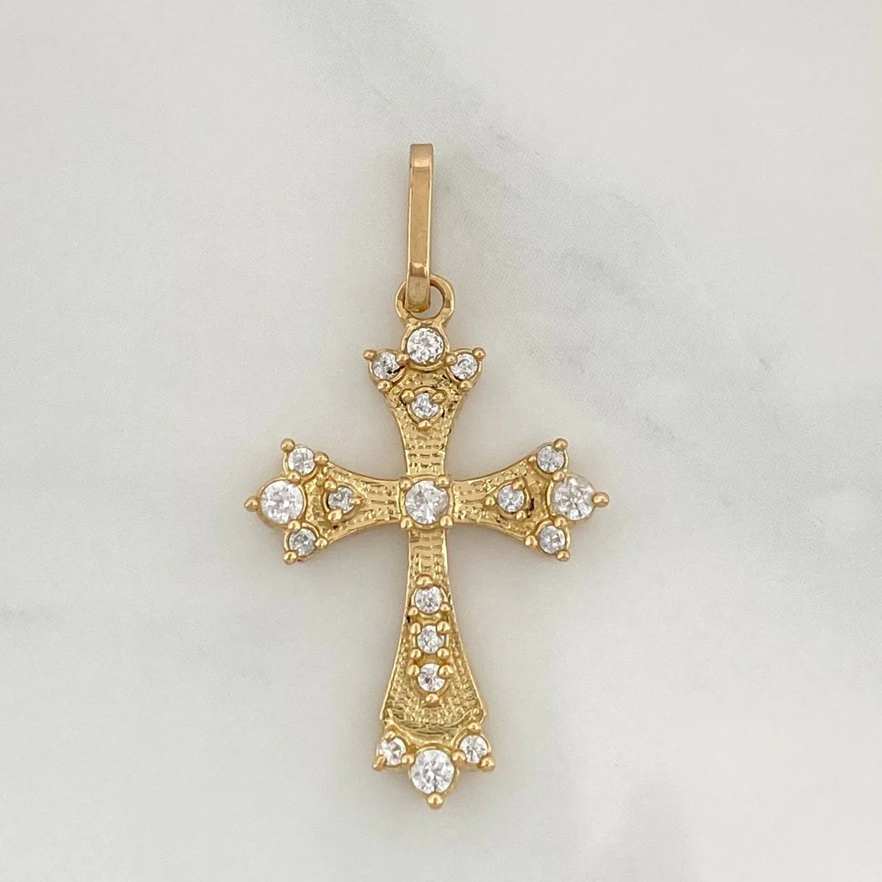 Dije Cruz Gotica 1.25gr / 2.7cm / Oro Amarillo 18K %