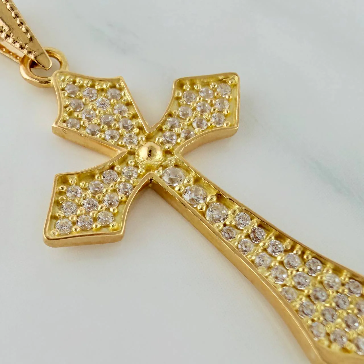 Dije Cruz Gotica 1.9gr / 3.6cm / Oro Amarillo 18K - Image 4