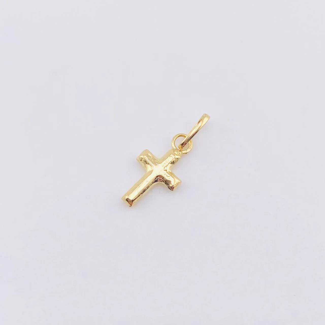 Dije Cruz Lisa 0.15 g / 1.4 cm Oro Amarillo 18K - Image 5