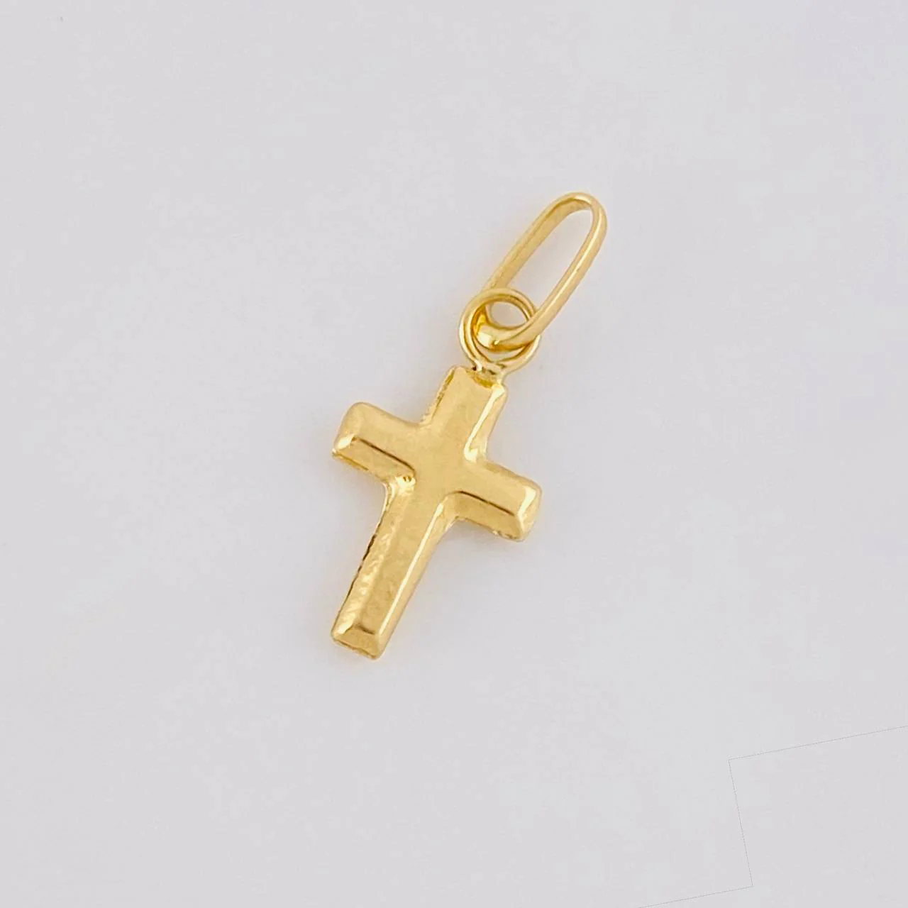 Dije Cruz Lisa 0.15g / 1.4cm Oro Amarillo 18K - Image 4