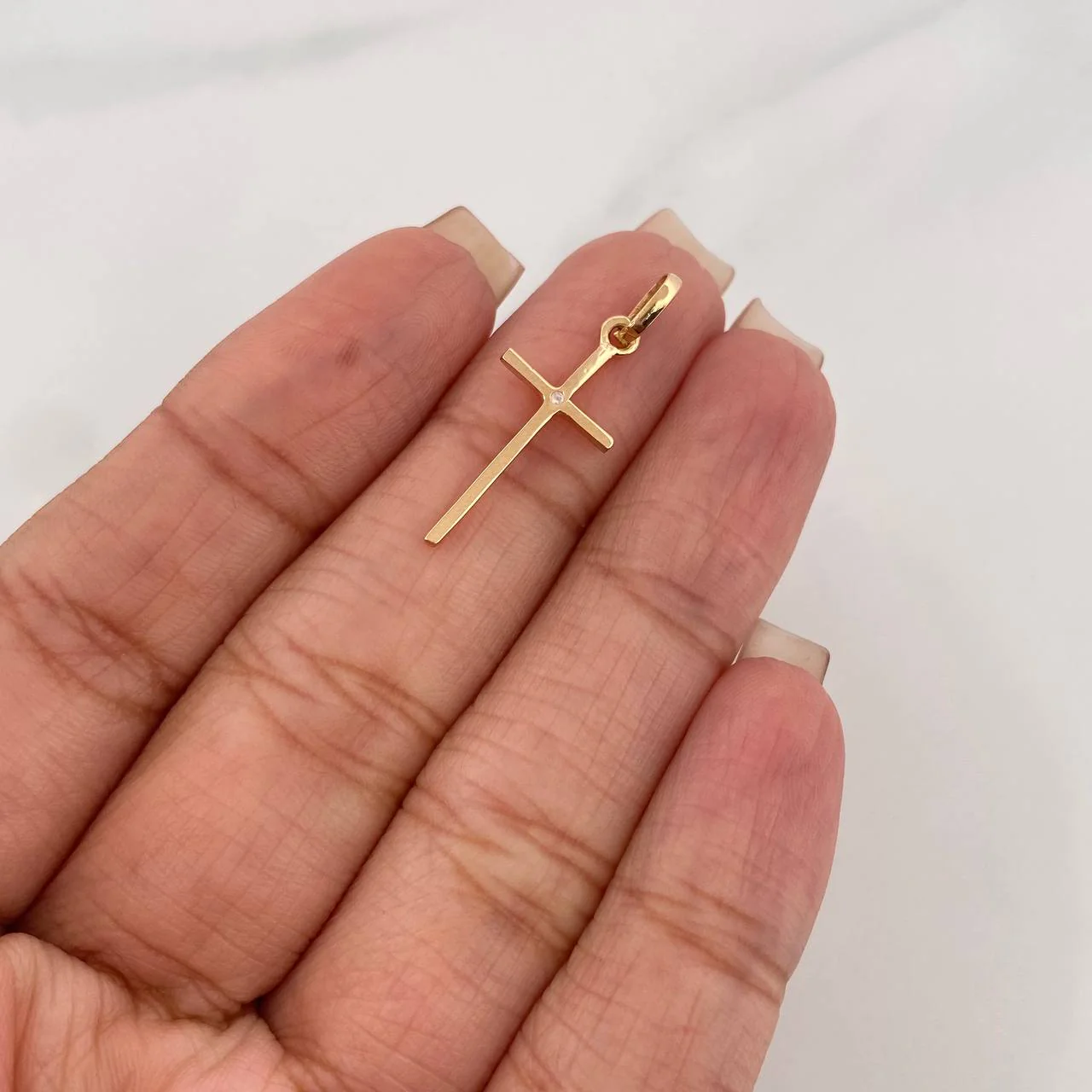 Dije Cruz Lisa 0.65 g / 2.8 cm Oro Amarillo 18K - Image 4