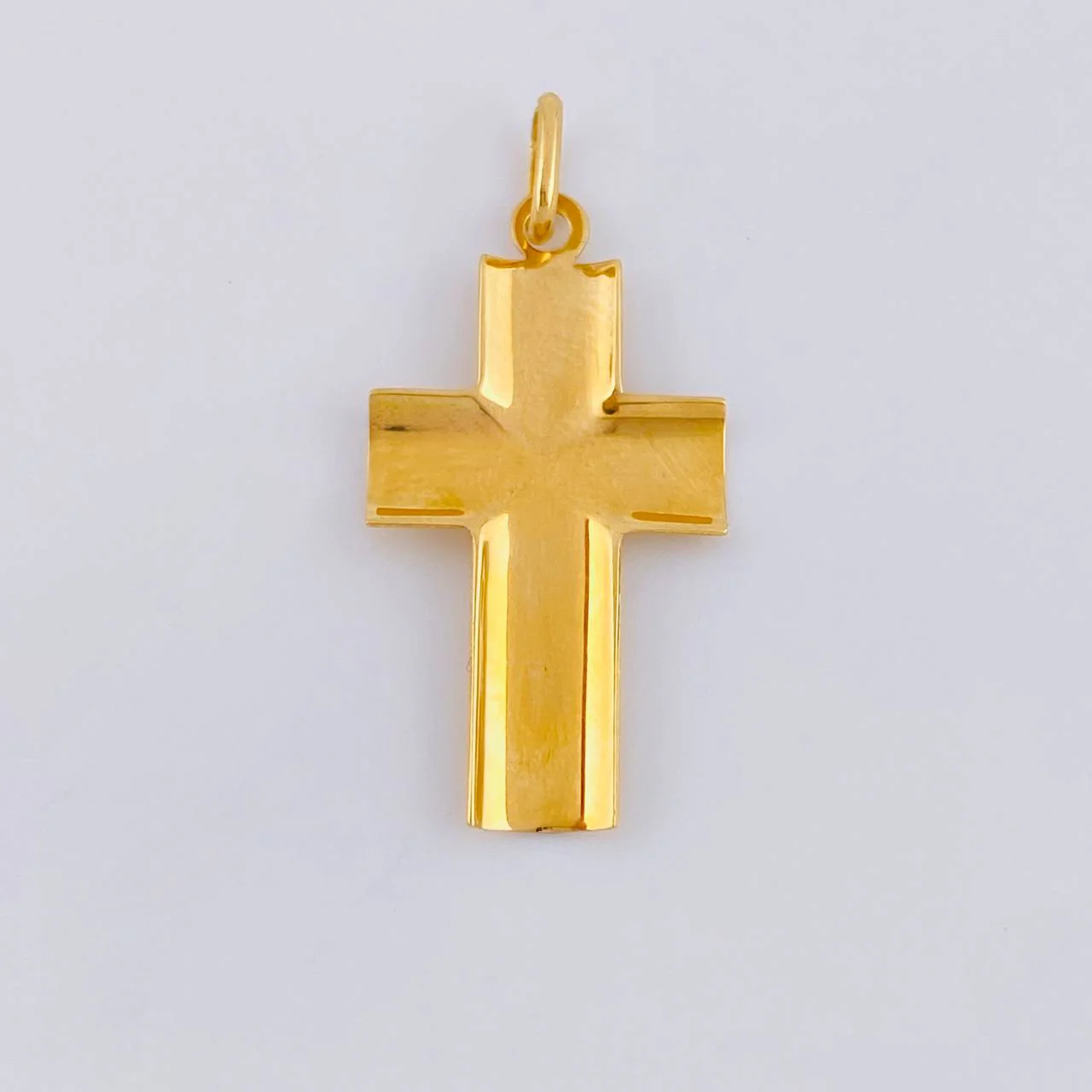 Dije Cruz Lisa 1.3 g / 3.2 cm Oro Amarillo 18K - Image 4