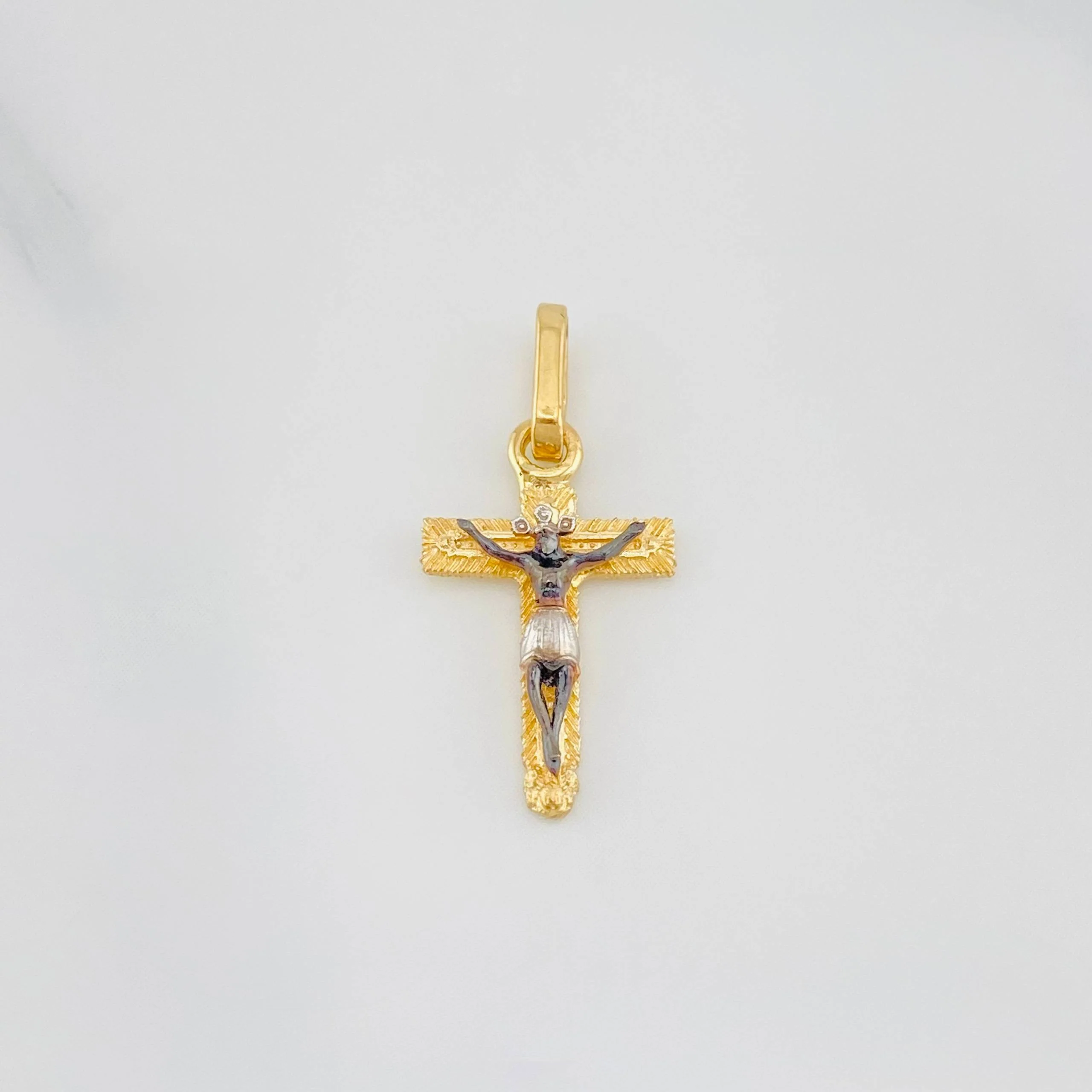 Dije Cruz Milagroso De Buga 0.95 g / 2.3 cm Tres Oros Amarillo Blanco Negro 18K
