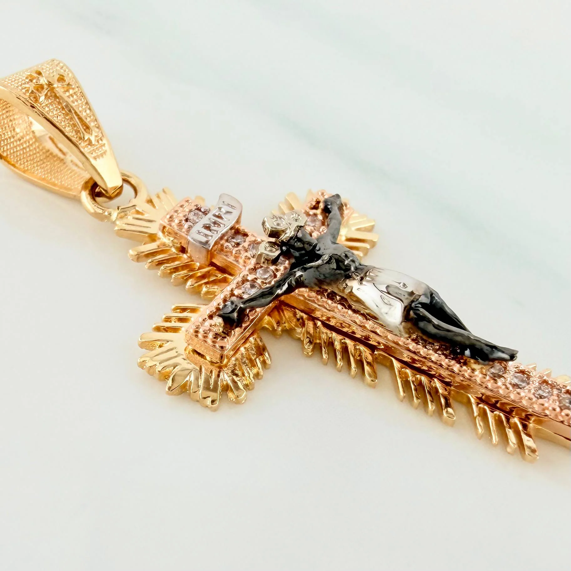 Dije Cruz Milagroso De Buga 4.25 g / 4 cm Tres Oros 18K - Image 2