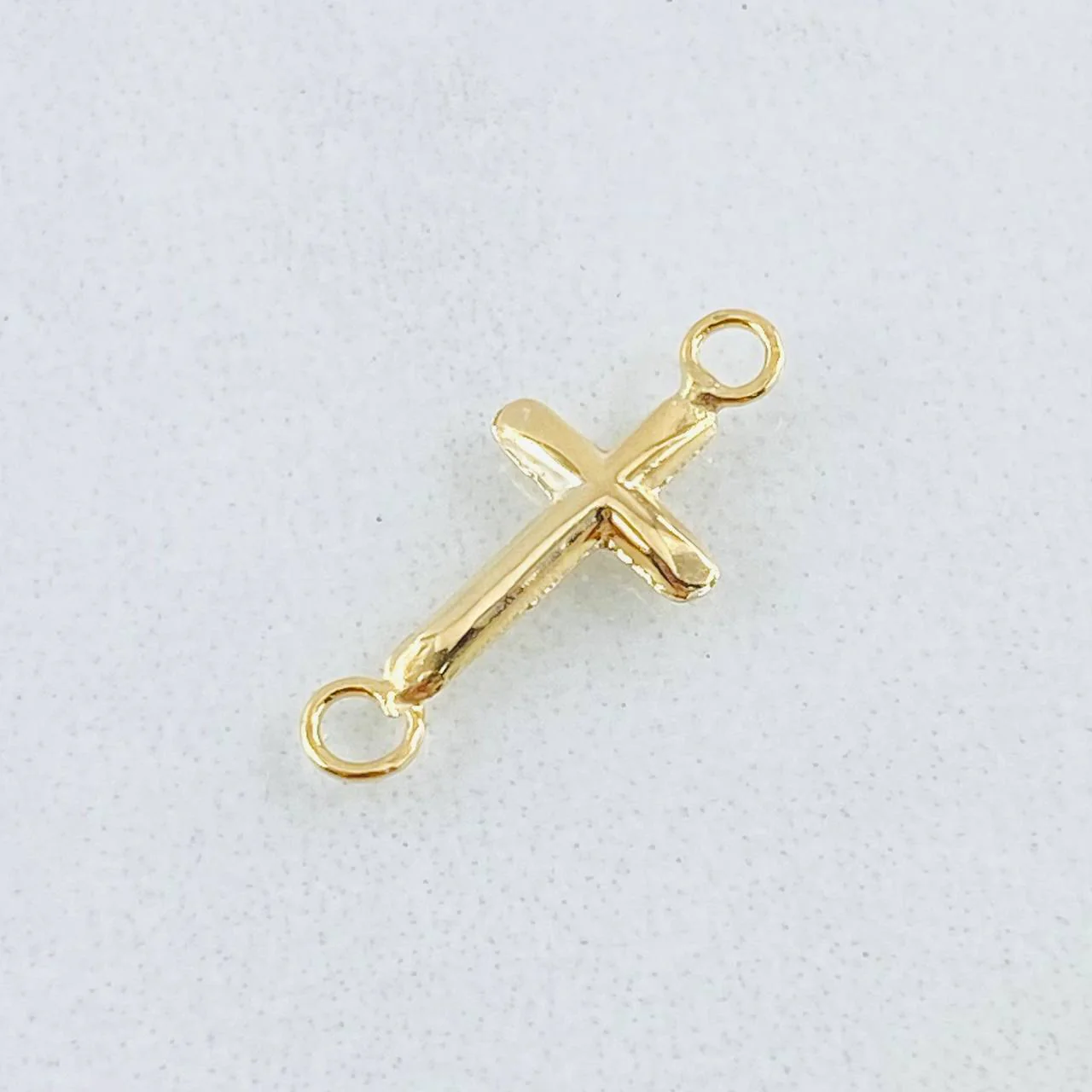 Dije Cruz Puntas Plana 0.25 g / 2 cm Oro Amarillo 18K - Image 2
