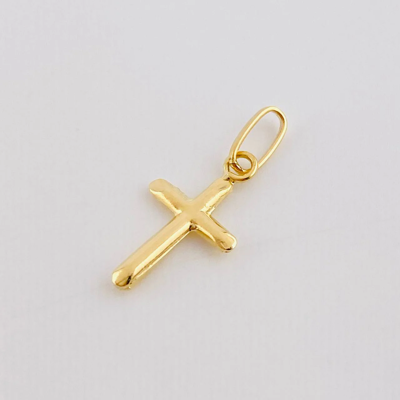 Dije Cruz Puntas Planas 0.35g / 2.1cm Oro Amarillo 18K - Image 2
