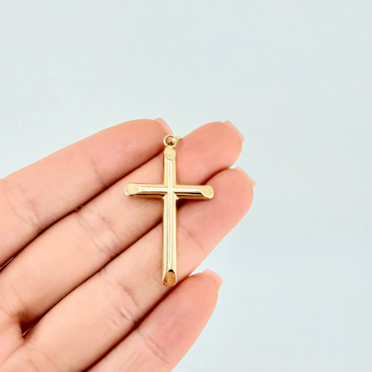 Dije Cruz Puntas Planas 1.85 g / 2.6 cm Oro Amarillo 18K - Image 3