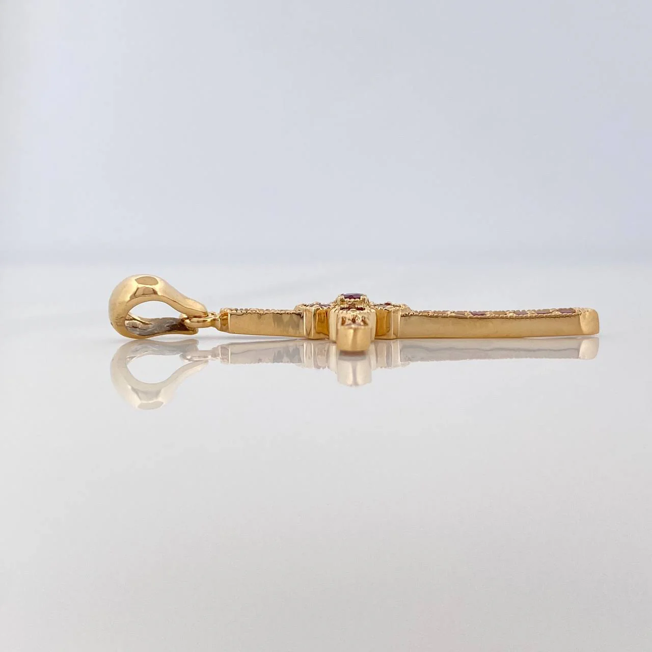 Dije Cruz Rubies 74Pts 2.3 g / 3.6 cm Oro Amarillo 18K - Image 3
