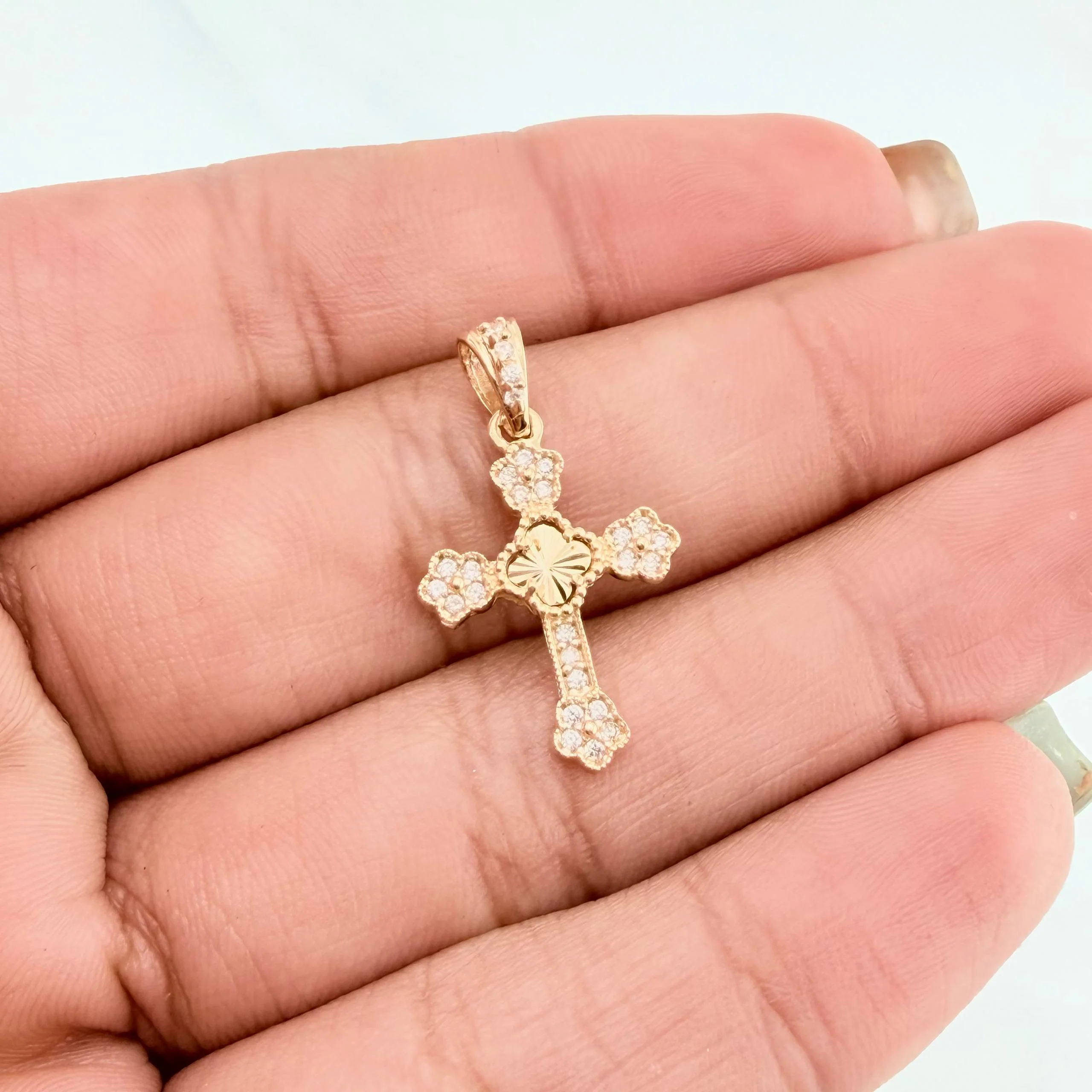 Dije Cruz Trebol 1.3 g / 2.5 cm Oro Amarillo 18K - Image 4