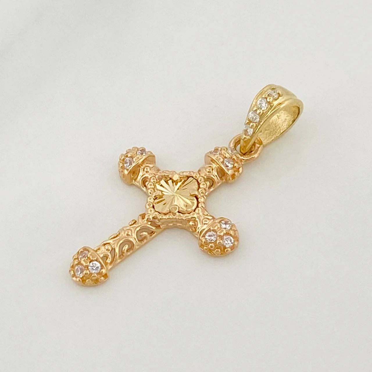 Dije Cruz Trebol 1.3g / 2.05cm Oro Amarillo 18K - Image 3