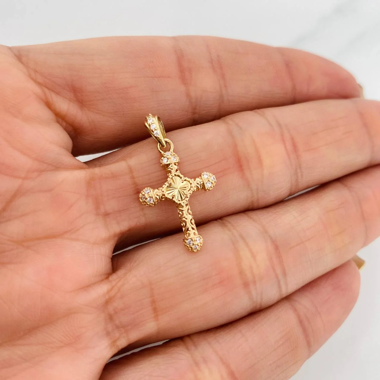 Dije Cruz Trebol 1.3g / 2.05cm Oro Amarillo 18K - Image 4