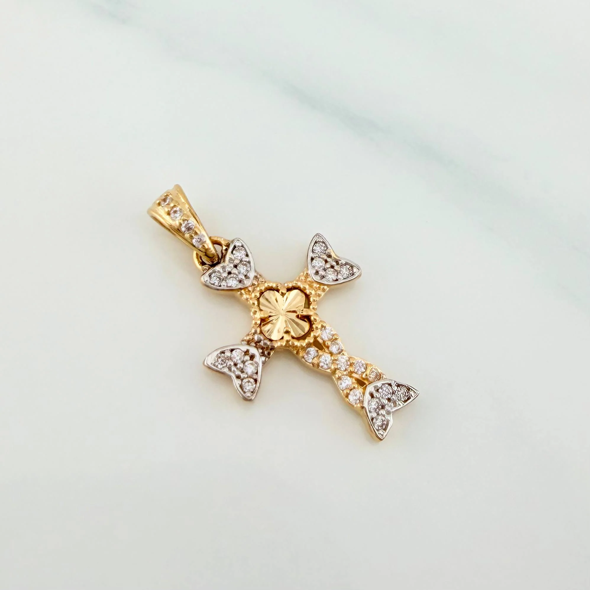 Dije Cruz Trebol 1.6 g / 2.3 cm Dos Oros Amarillo Blanco 18K - Image 2