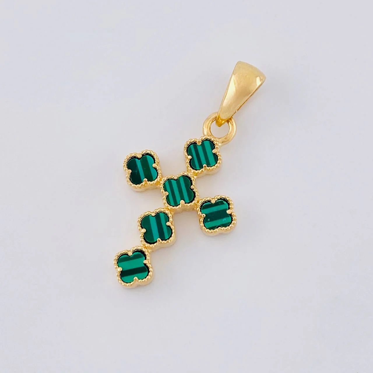 Dije Cruz Trebol 3.2 g / 3.2 cm Oro Amarillo 18K - Image 3
