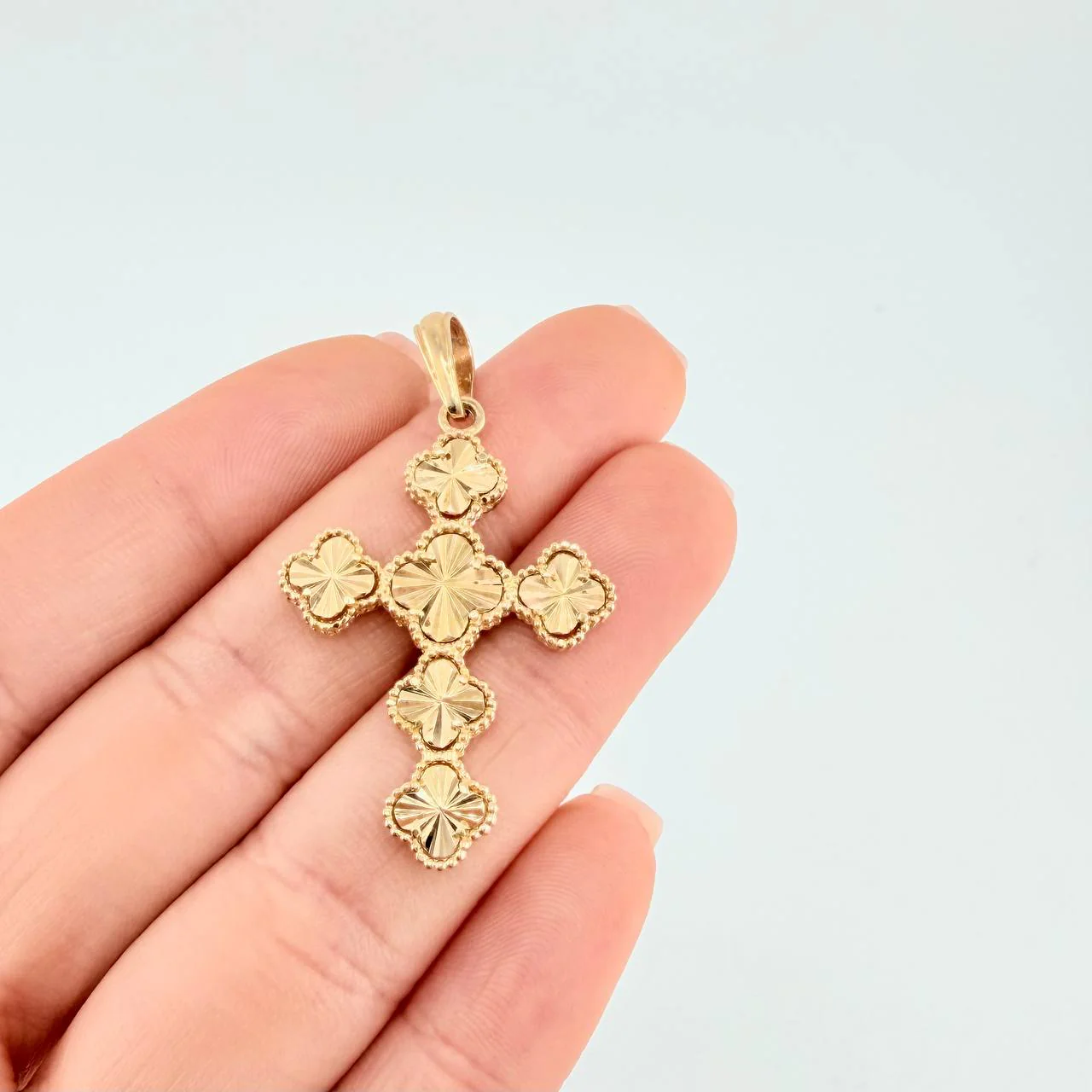 Dije Cruz Trebol 4.65 g / 4.2 cm Oro Amarillo 18K - Image 4