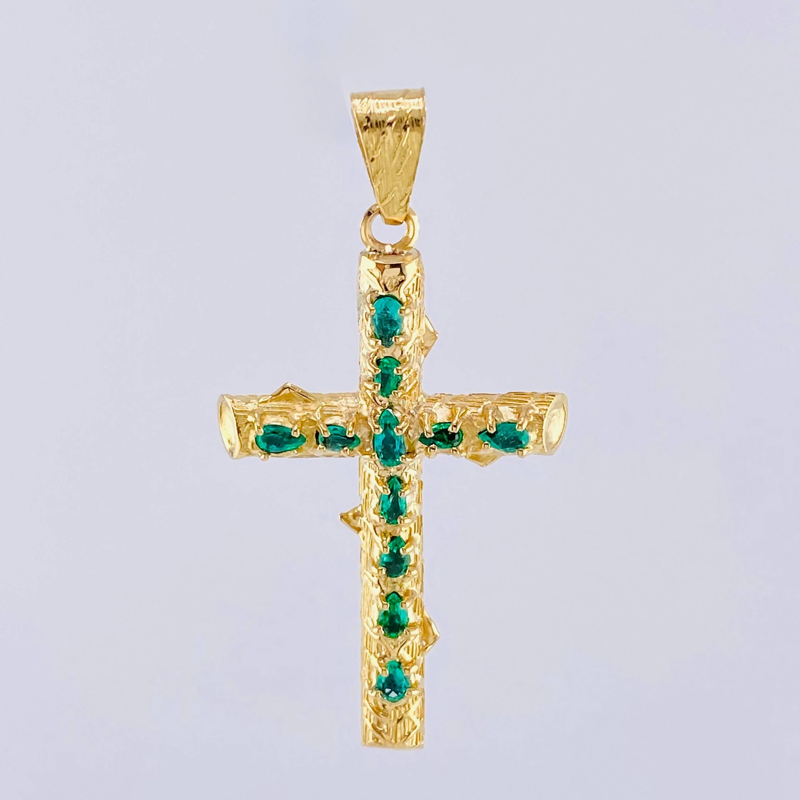 Dije Cruz Tronco Esmeraldas 1,8 Qts 3.25 g / 4.9 cm Oro Amarillo 18K - Image 3