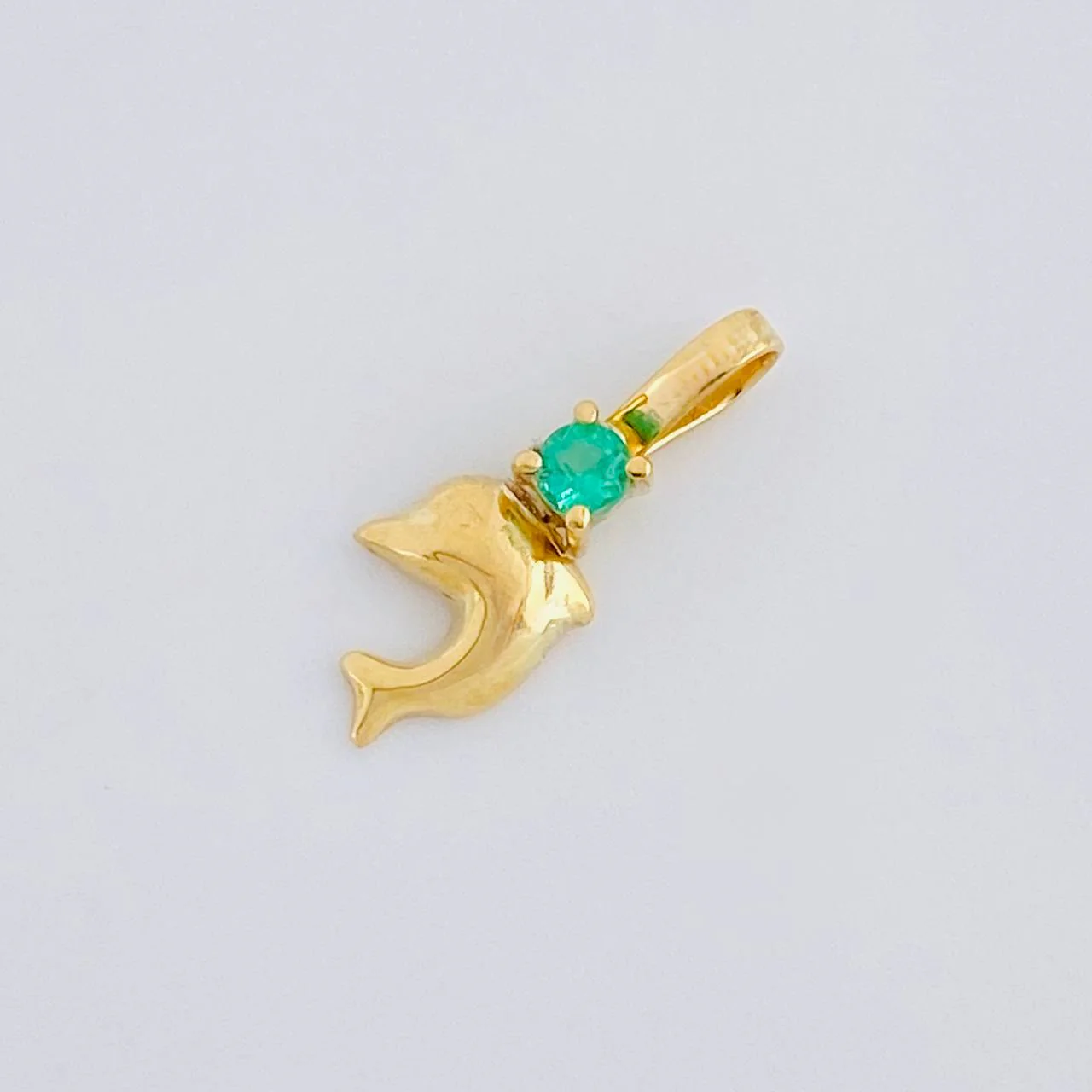 Dije Delfín Esmeralda 3 Pts 0.2 g / 1.2 cm Oro Amarillo 18K - Image 3