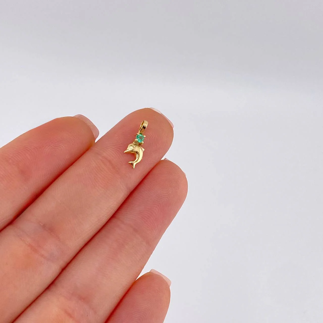 Dije Delfín Esmeralda 3 Pts 0.2 g / 1.2 cm Oro Amarillo 18K - Image 5