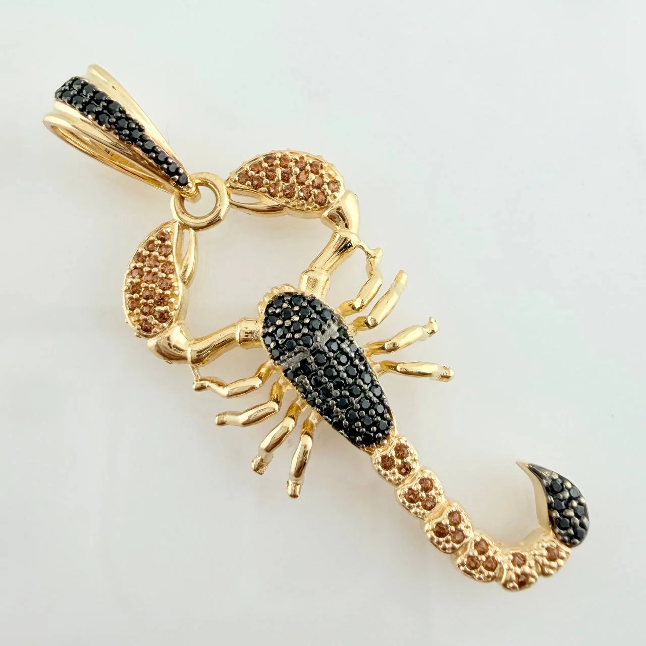 Dije Escorpion 7.2gr / 5cm / Dos Oros Negro Amarillo 18K $ - Image 4