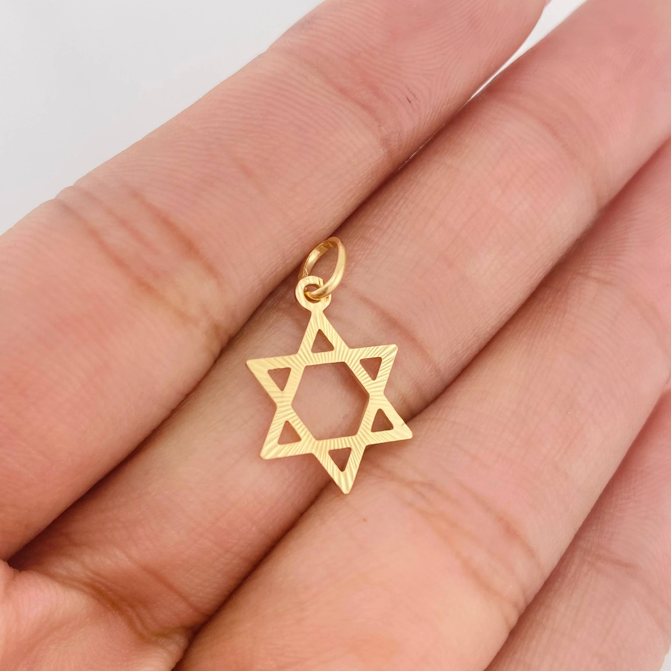 Dije Estrella David 0.7g / 2.5cm Oro Amarillo 18K - Image 4