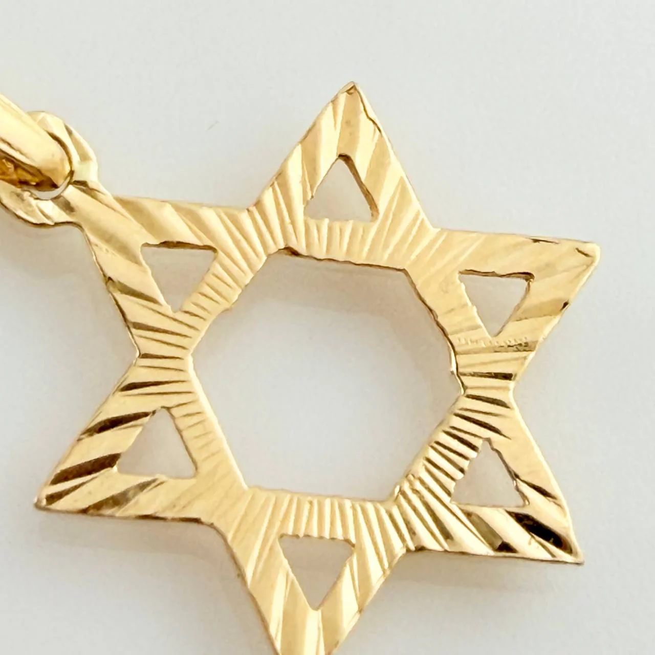 Dije Estrella De David 0.9gr / 2.5cm / Oro Amarillo 18K % - Image 5