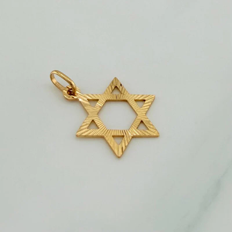 Dije Estrella De David 1.05gr / 2.6cm / Oro Amarillo 18K % - Image 2
