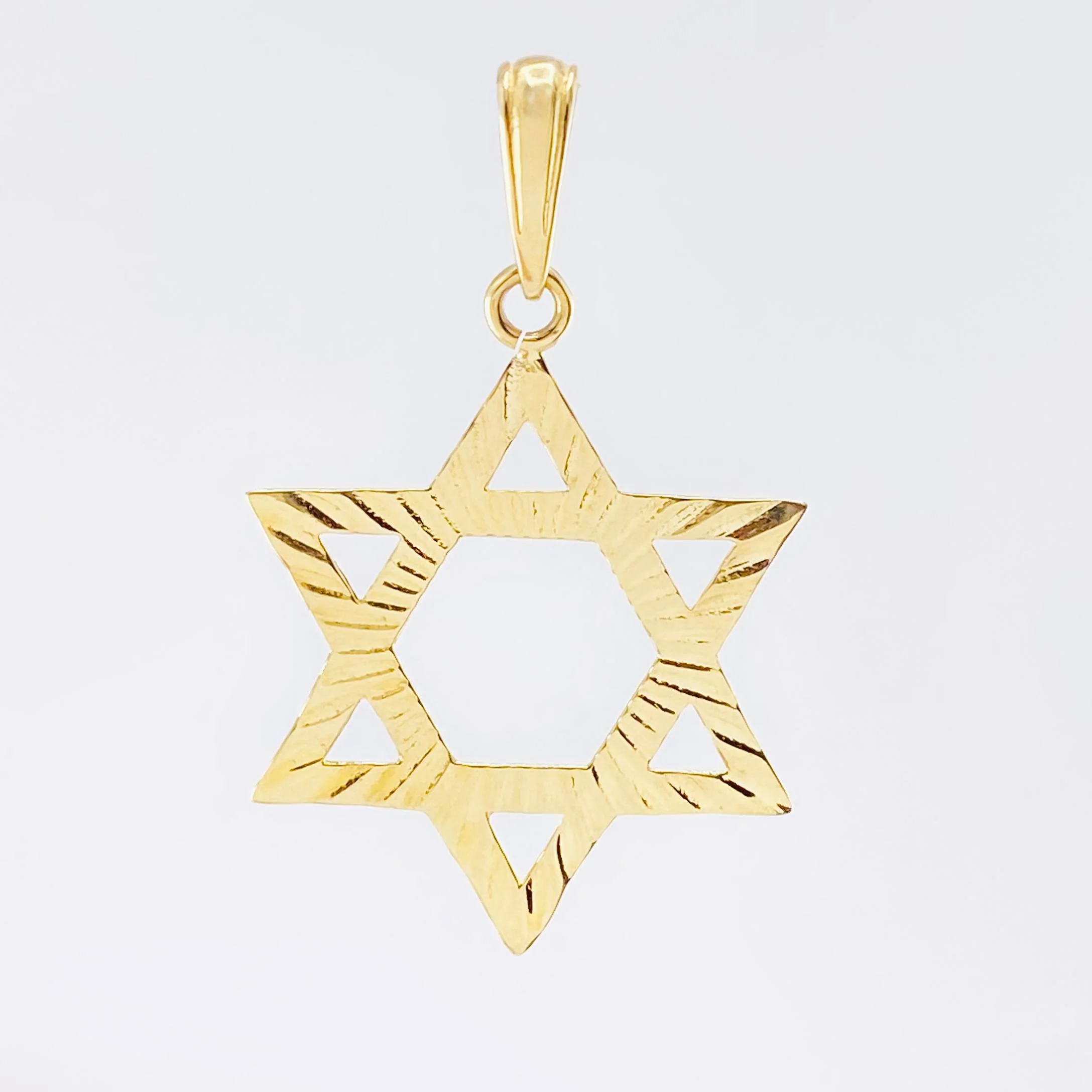 Dije Estrella De David 1.95gr / 3.3cm / Oro Amarillo 18K © - Image 2