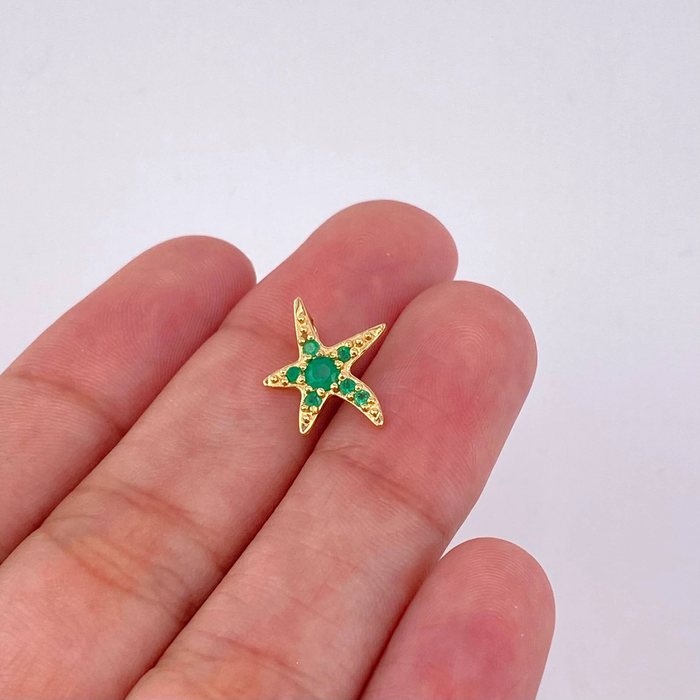 Dije Estrella De Mar Esmeraldas 20pts 0.8gr / 1.5cm / Oro Amarillo 18K - Image 4