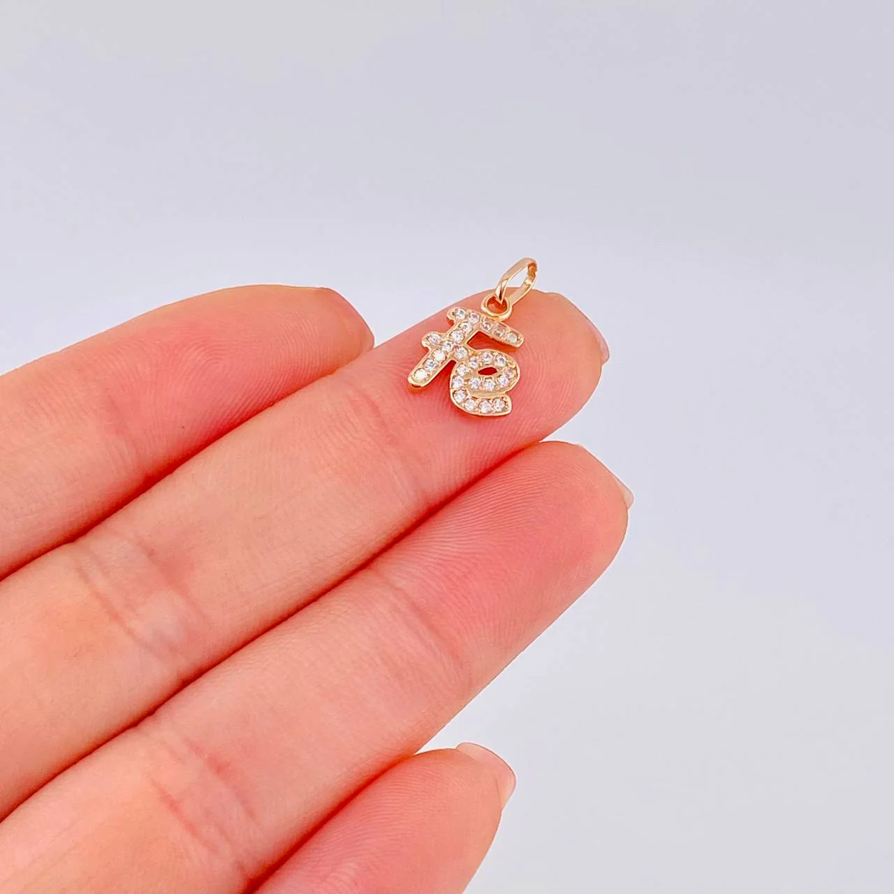 Dije Fe 0.9 g / 1.7 cm Oro Rosa 18K - Image 5