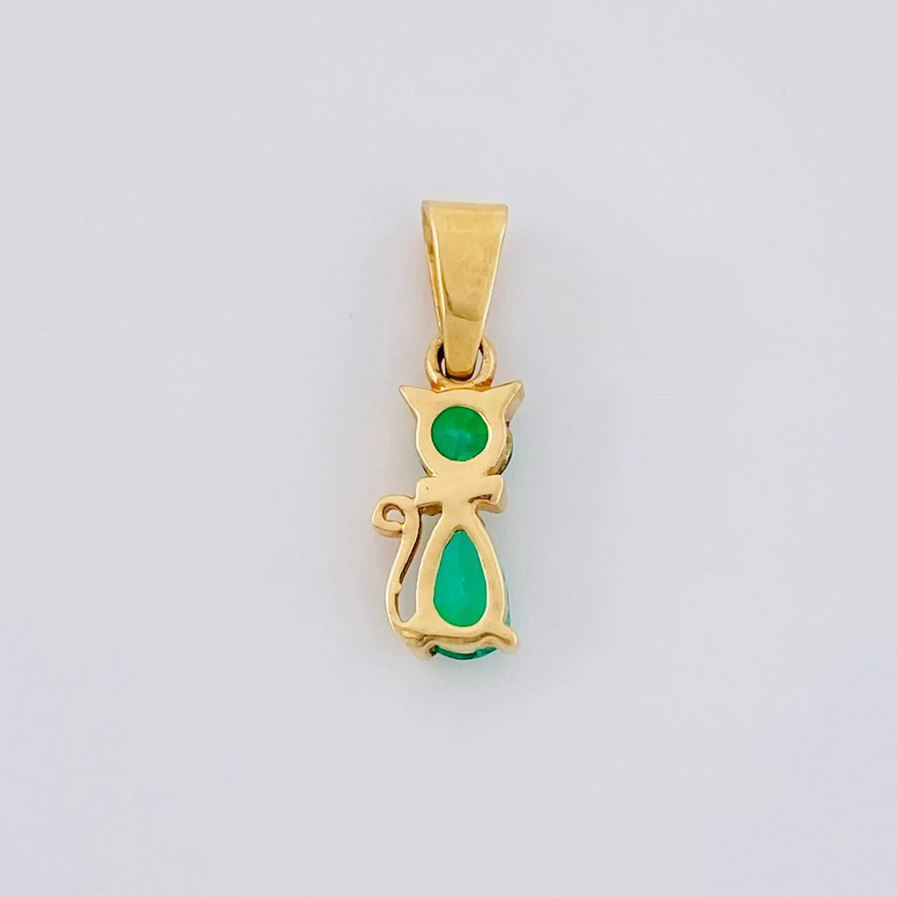 Dije Gato Esmeraldas 28pts 0.6gr / 1.5cm / Oro Amarillo 18K - Image 4