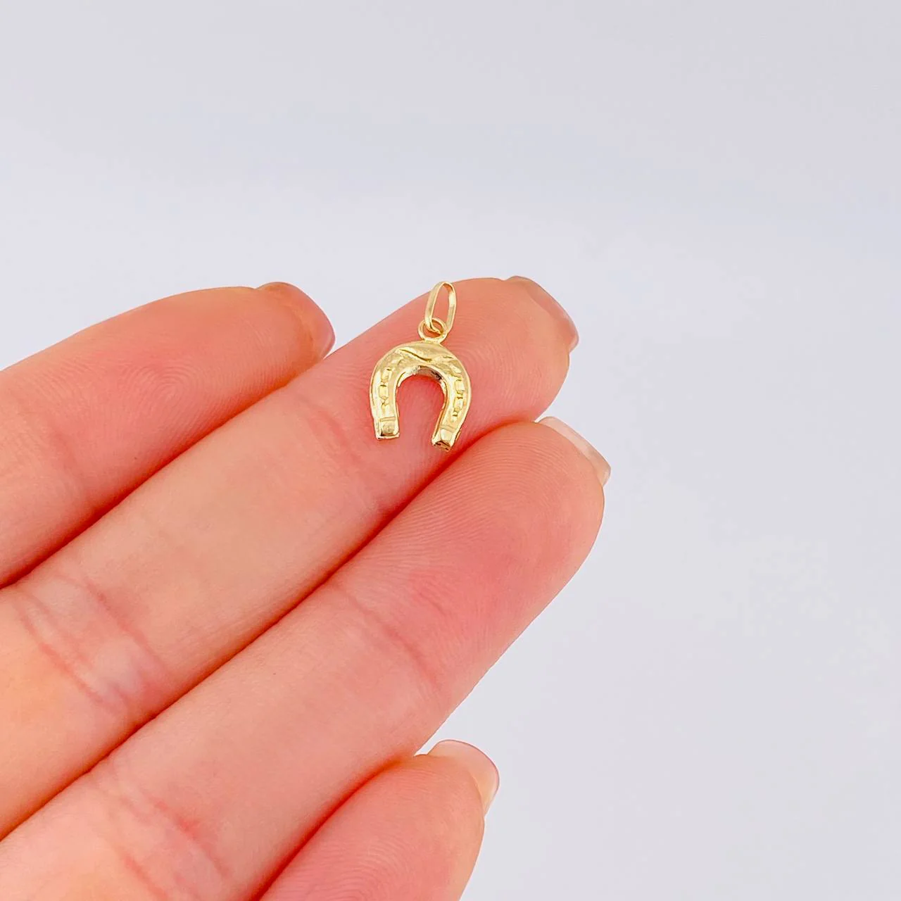 Dije Herradura 0.3 g / 1.5 cm Oro Amarillo 18K - Image 4