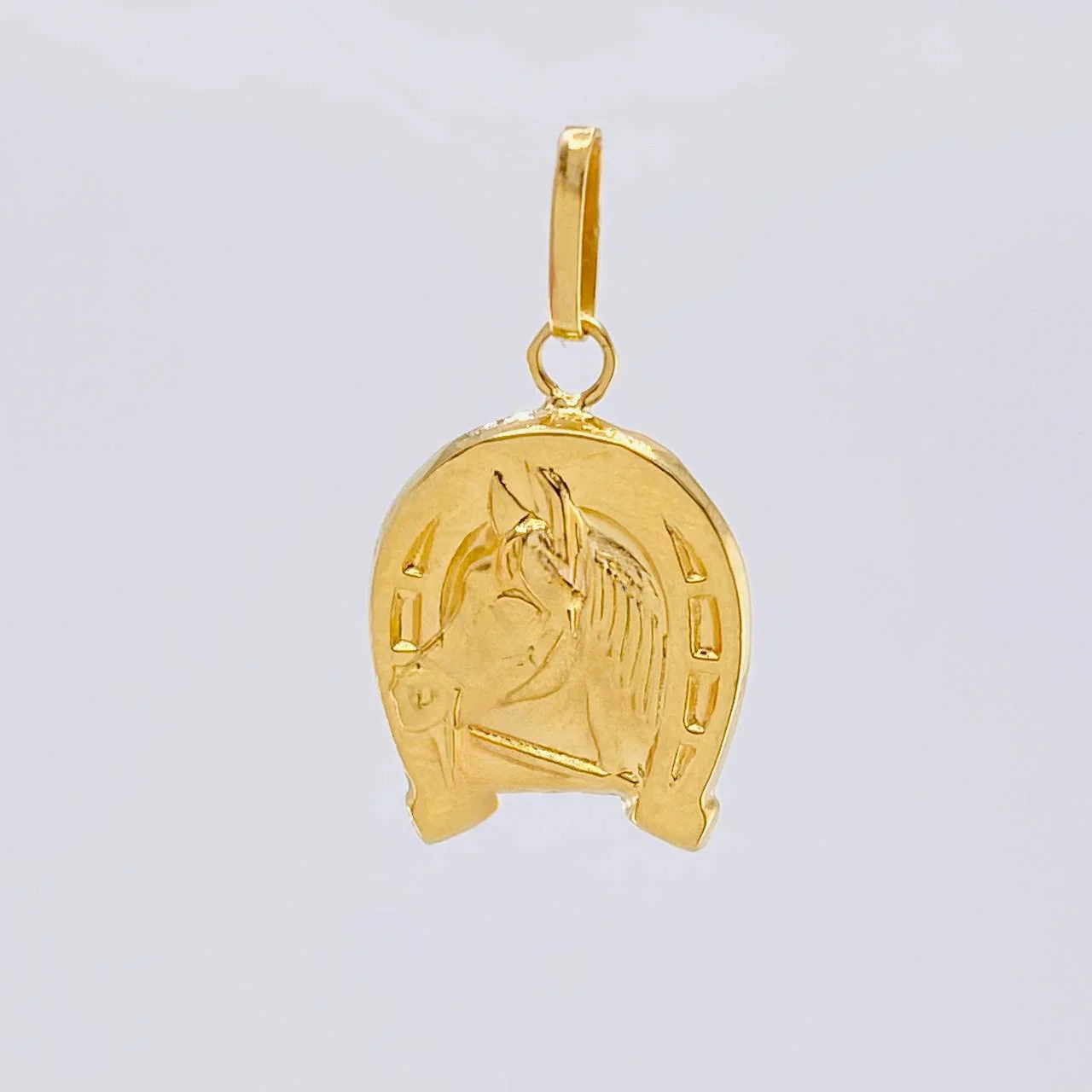 Dije Herradura Caballo 1.15 g / 2.3 cm Oro Amarillo 18K - Image 2
