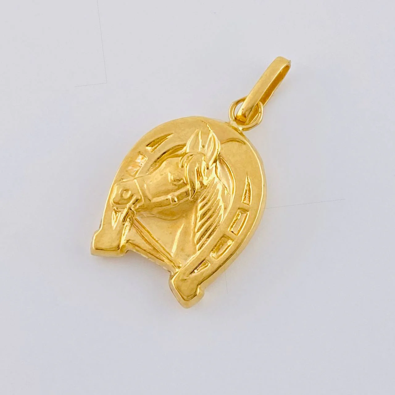Dije Herradura Caballo 1.15 g / 2.3 cm Oro Amarillo 18K - Image 3