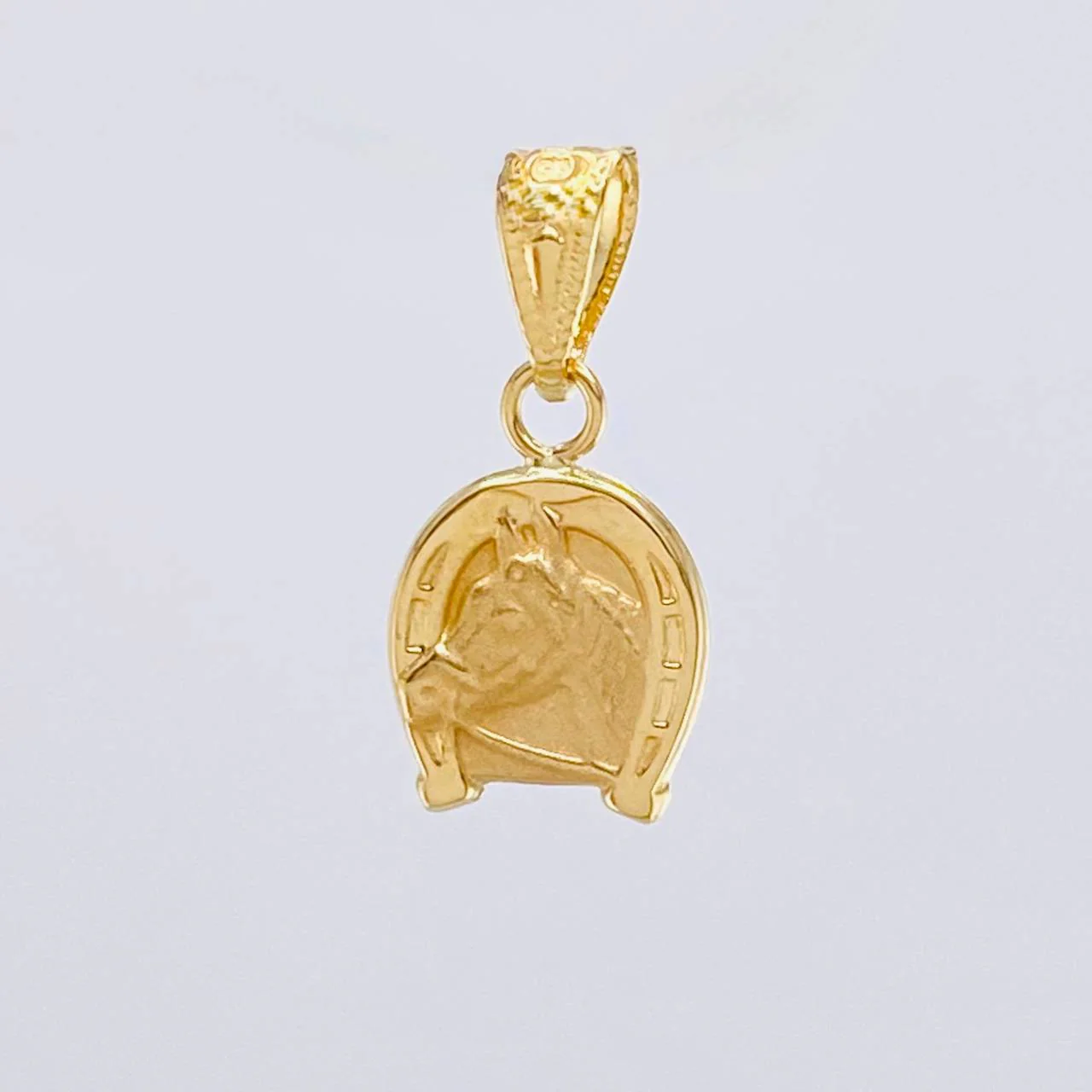 Dije Herradura De Caballo 0.6 g / 2 cm Oro Amarillo 18K - Image 2