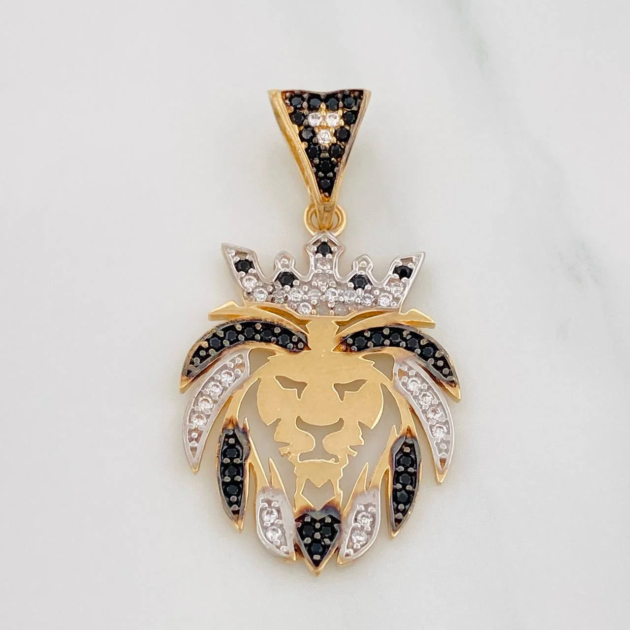 Dije Leon 2.95g / 3.05cm Tres Oros 18K