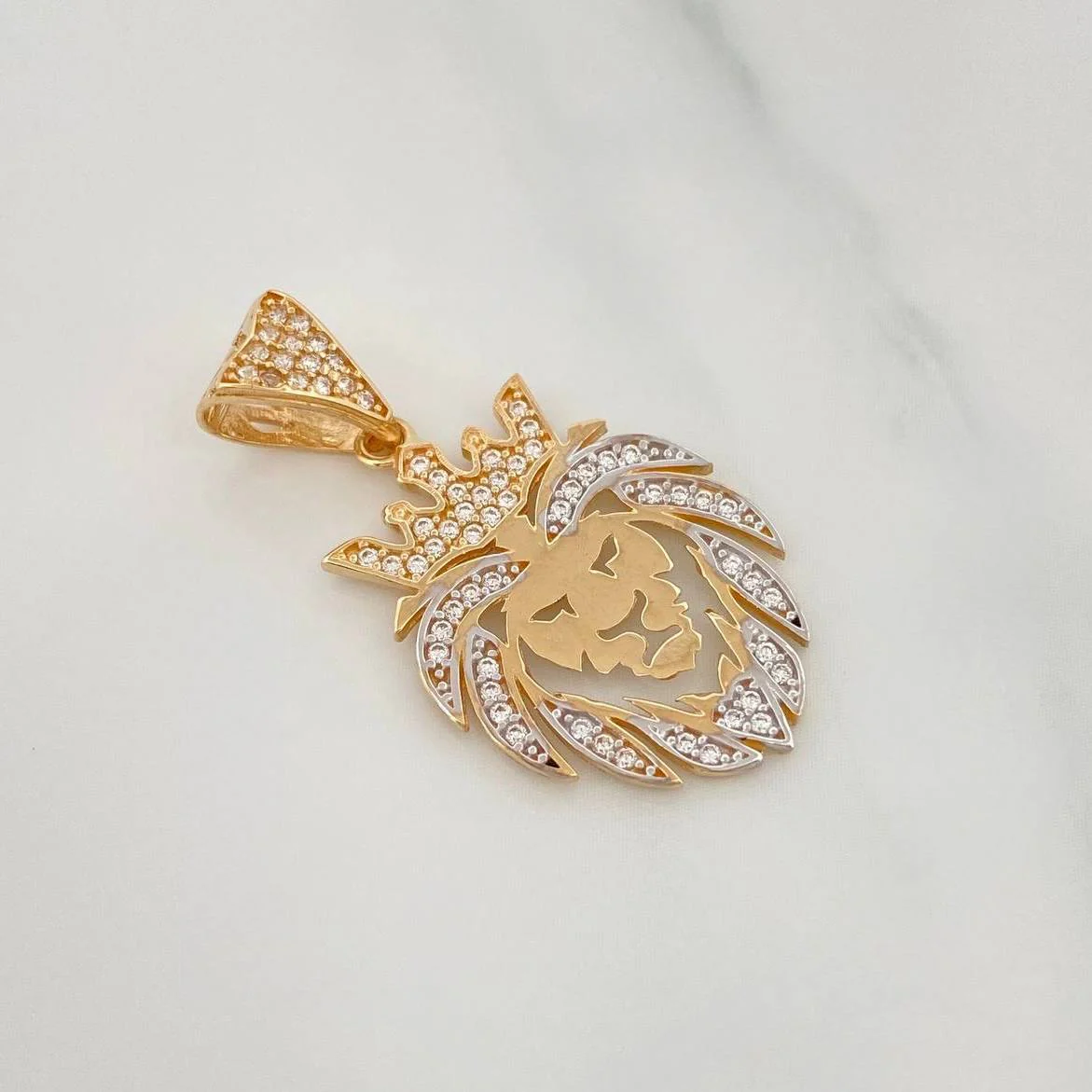 Dije León 3.25 g / 3.3 cm Dos Oros Amarillo Blanco 18K - Image 2