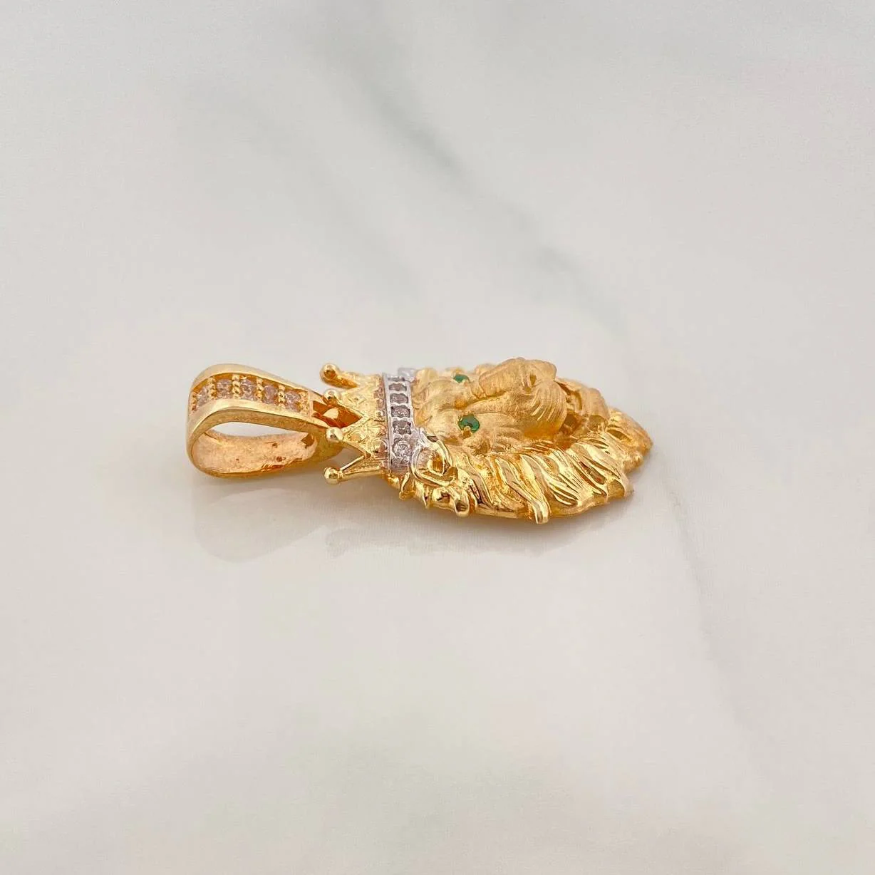 Dije León 3.55 g / 2.7 cm Dos Oros Amarillo Blanco 18K - Image 3