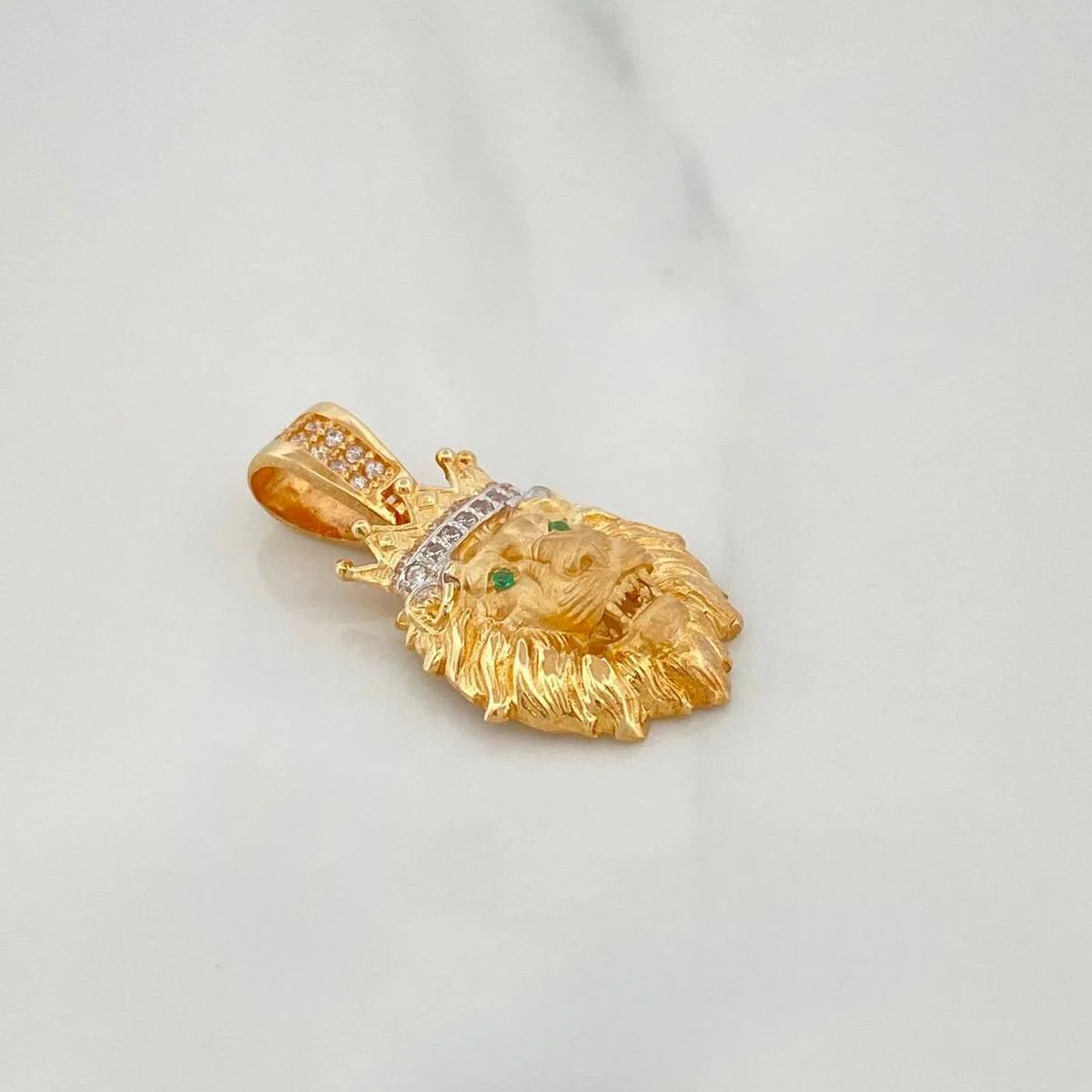 Dije León 3.55 g / 2.7 cm Dos Oros Amarillo Blanco 18K - Image 4