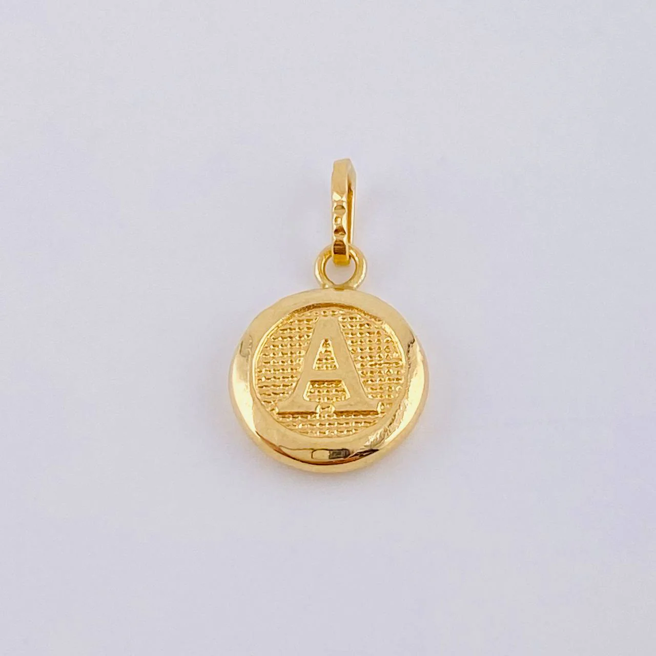 Dije Letra A 0.45 g / 1.6 cm Oro Amarillo 18K