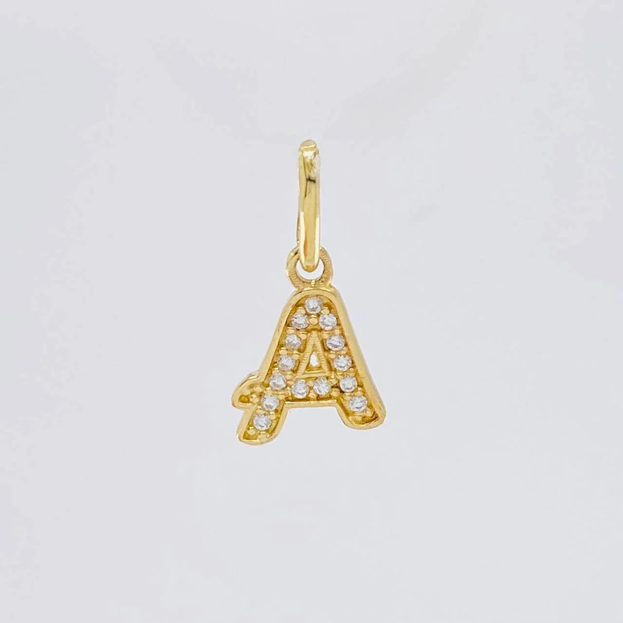 Dije Letra A Cursiva 0.65 g / 2.5 cm Oro Amarillo 18K - Image 3