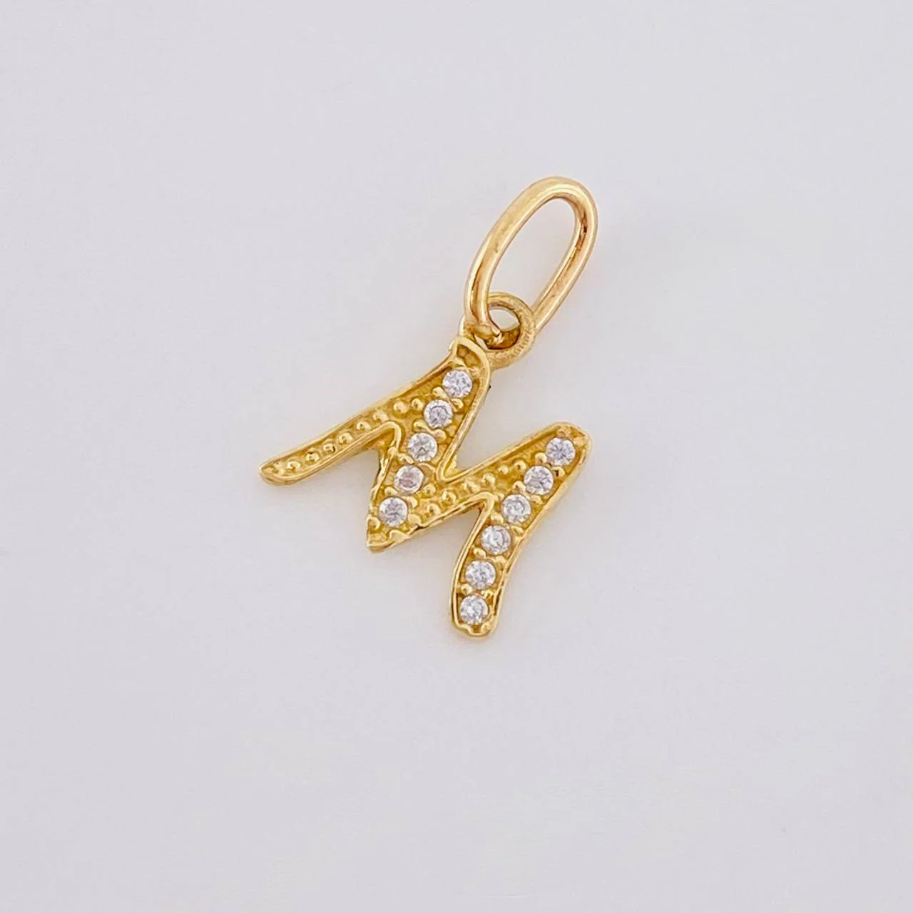 Dije Letra M Cursiva 0.55 g / 2.5 cm Oro Amarillo 18K - Image 4