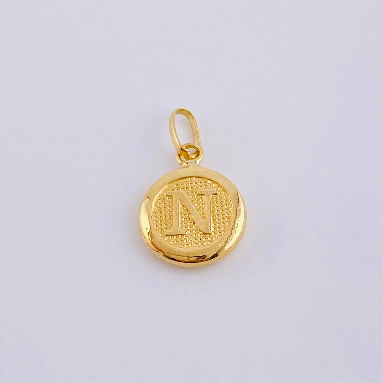 Dije Letra N 0.4 g / 1.6 cm Oro Amarillo 18K