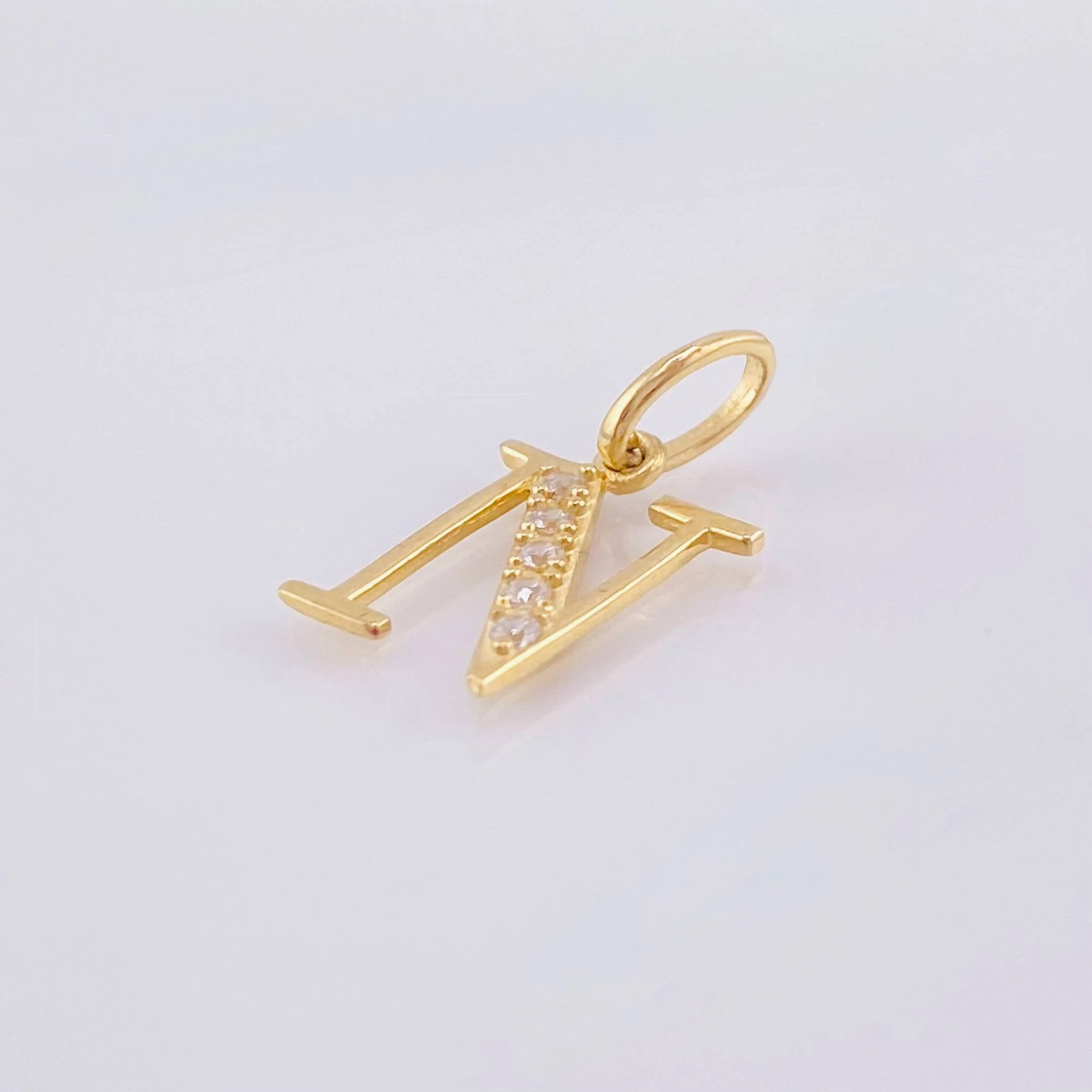 Dije Letra N 0.8gr / 2cm / Oro Amarillo 18K - Image 3