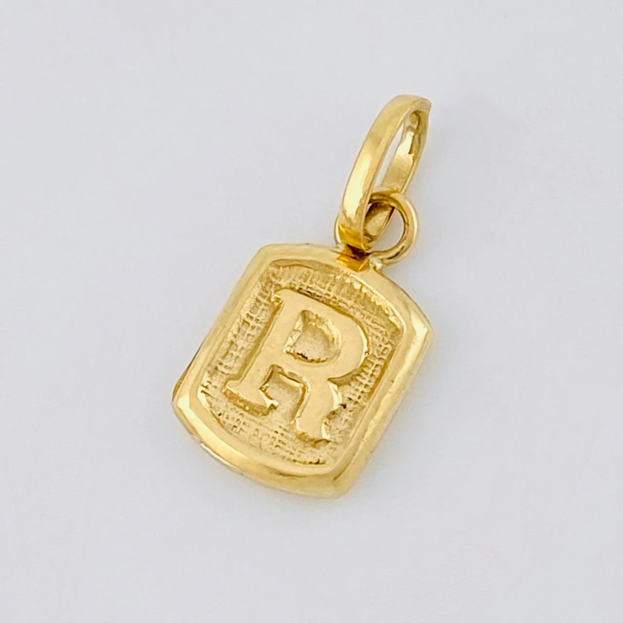 Dije Letra R 0.3 g / 1.4 cm Oro Amarillo 18K - Image 3