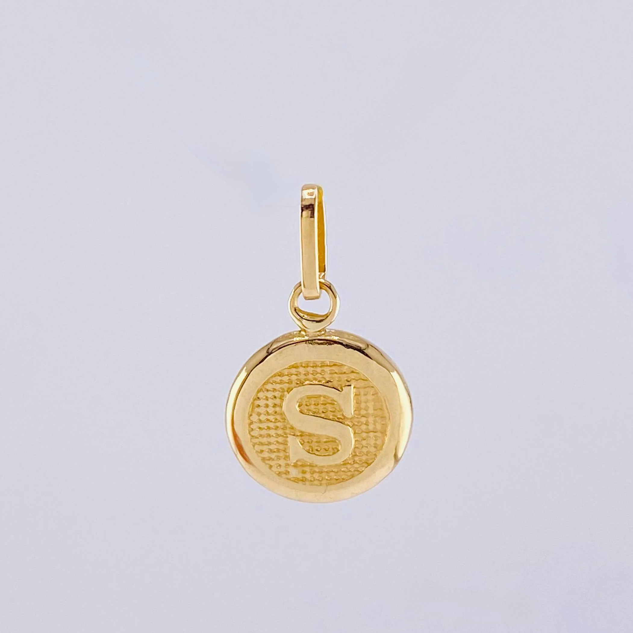 Dije Letra S 0.45 g / 1.6 cm Oro Amarillo 18K - Image 4