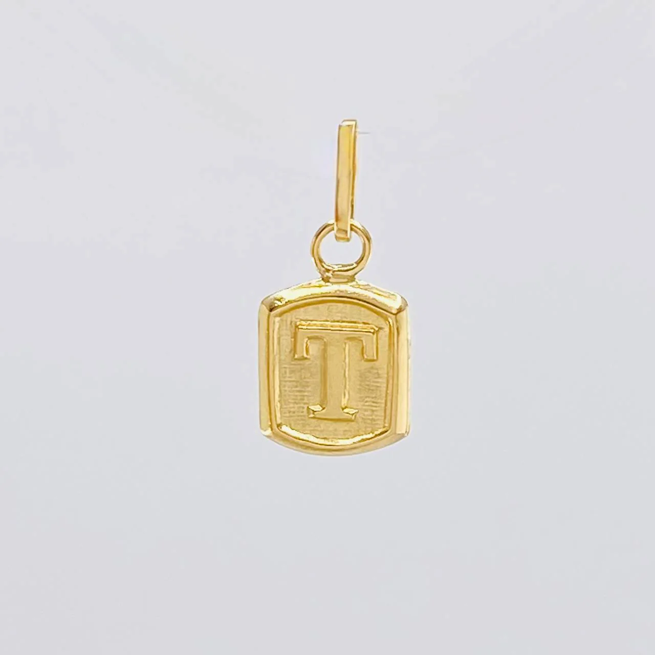 Dije Letra T 0.35 g / 1.4 cm Oro Amarillo 18K - Image 2